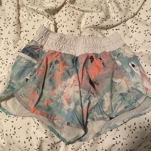 Lululemon tracker shorts